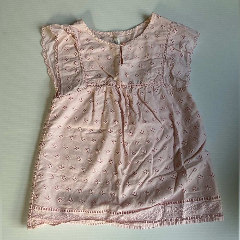 Girls Gap shirt